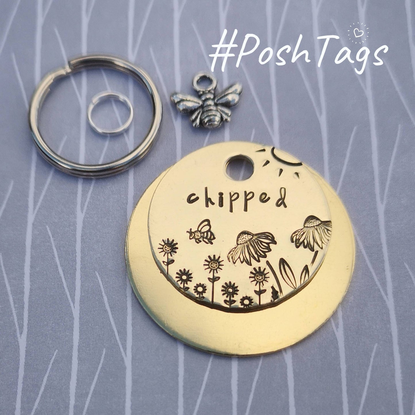 Honey bee, hive & wildflowers - The Winnie Tag - pet cat dog ID tag #PoshTags Collar Christmas Gift Idea